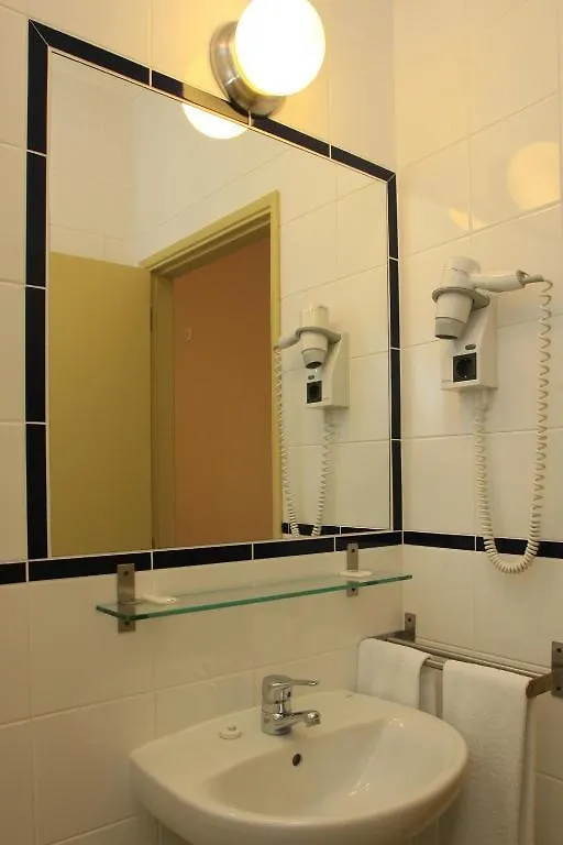 Milanesa Hotel Lisboa 2*,